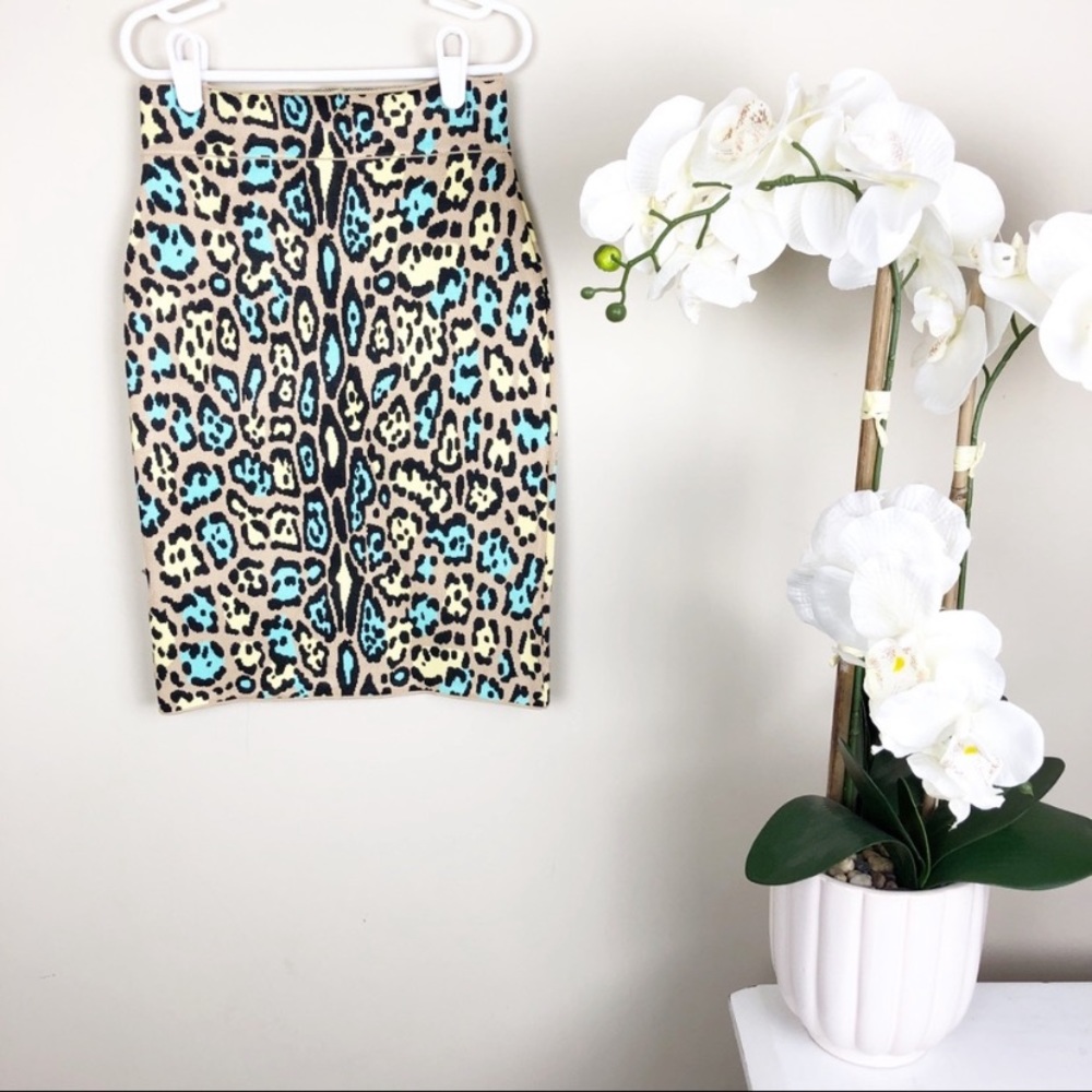 BCBGMAXAZRIA Bandage Skirt 🤩